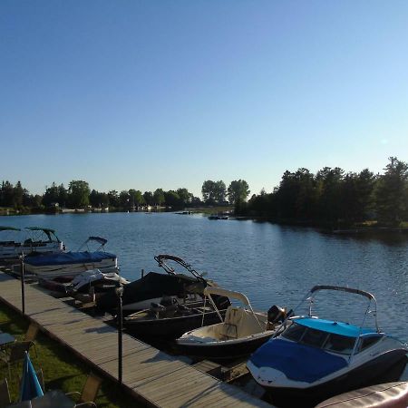 Kit Wat Motel & Marina Sauble Beach Exteriör bild
