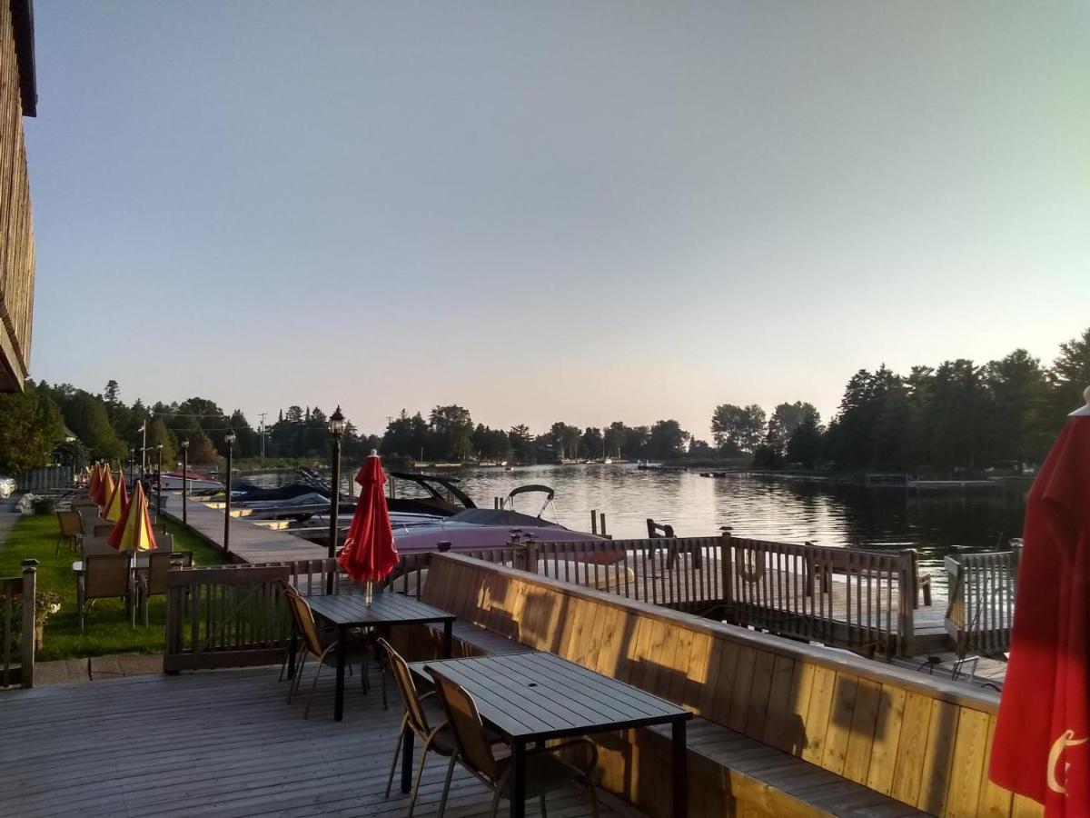 Kit Wat Motel & Marina Sauble Beach Exteriör bild