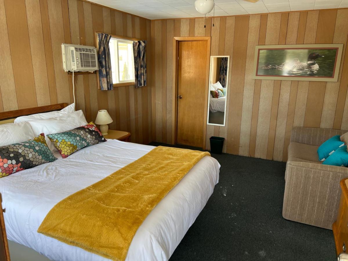 Kit Wat Motel & Marina Sauble Beach Exteriör bild