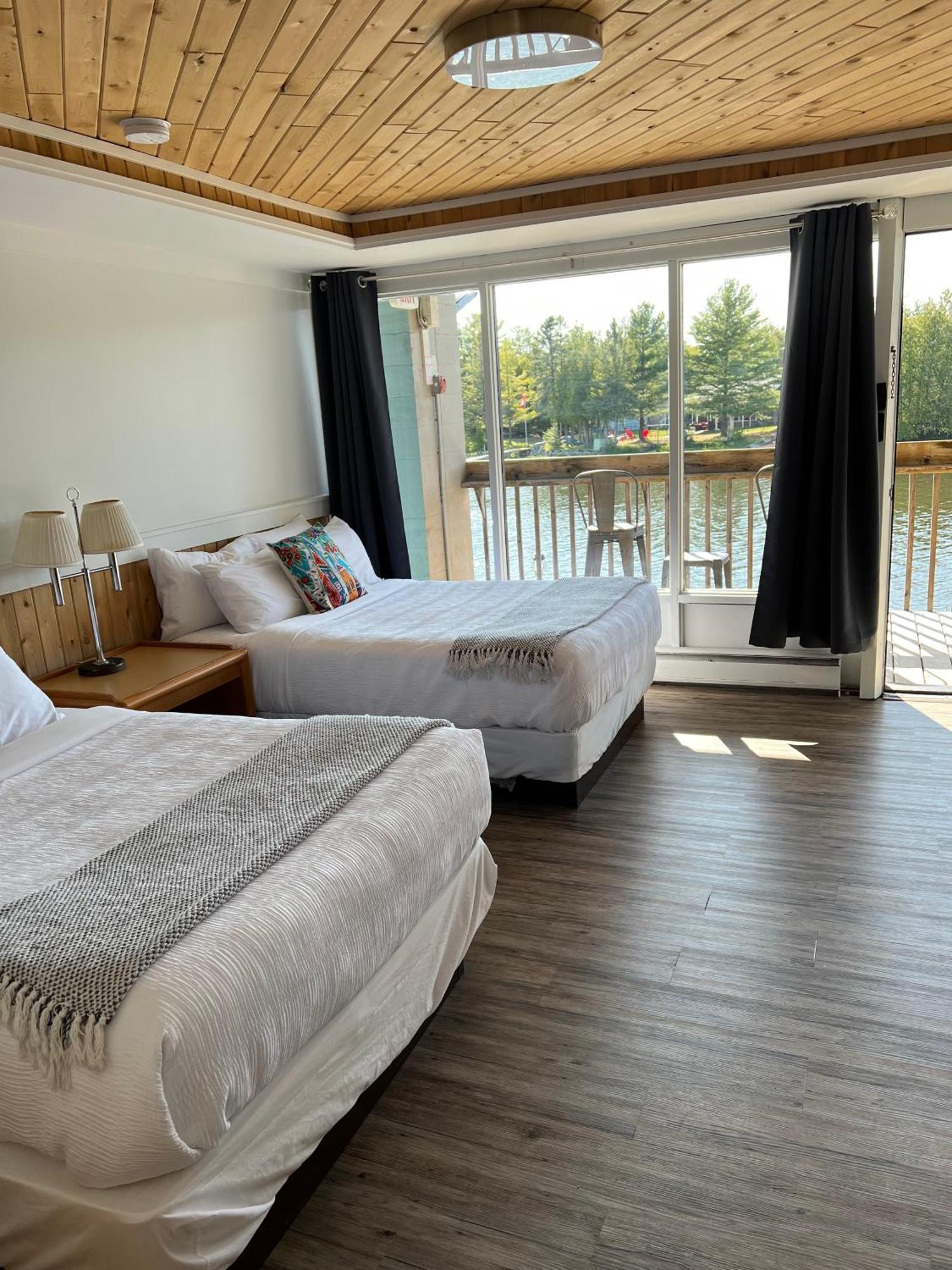 Kit Wat Motel & Marina Sauble Beach Exteriör bild