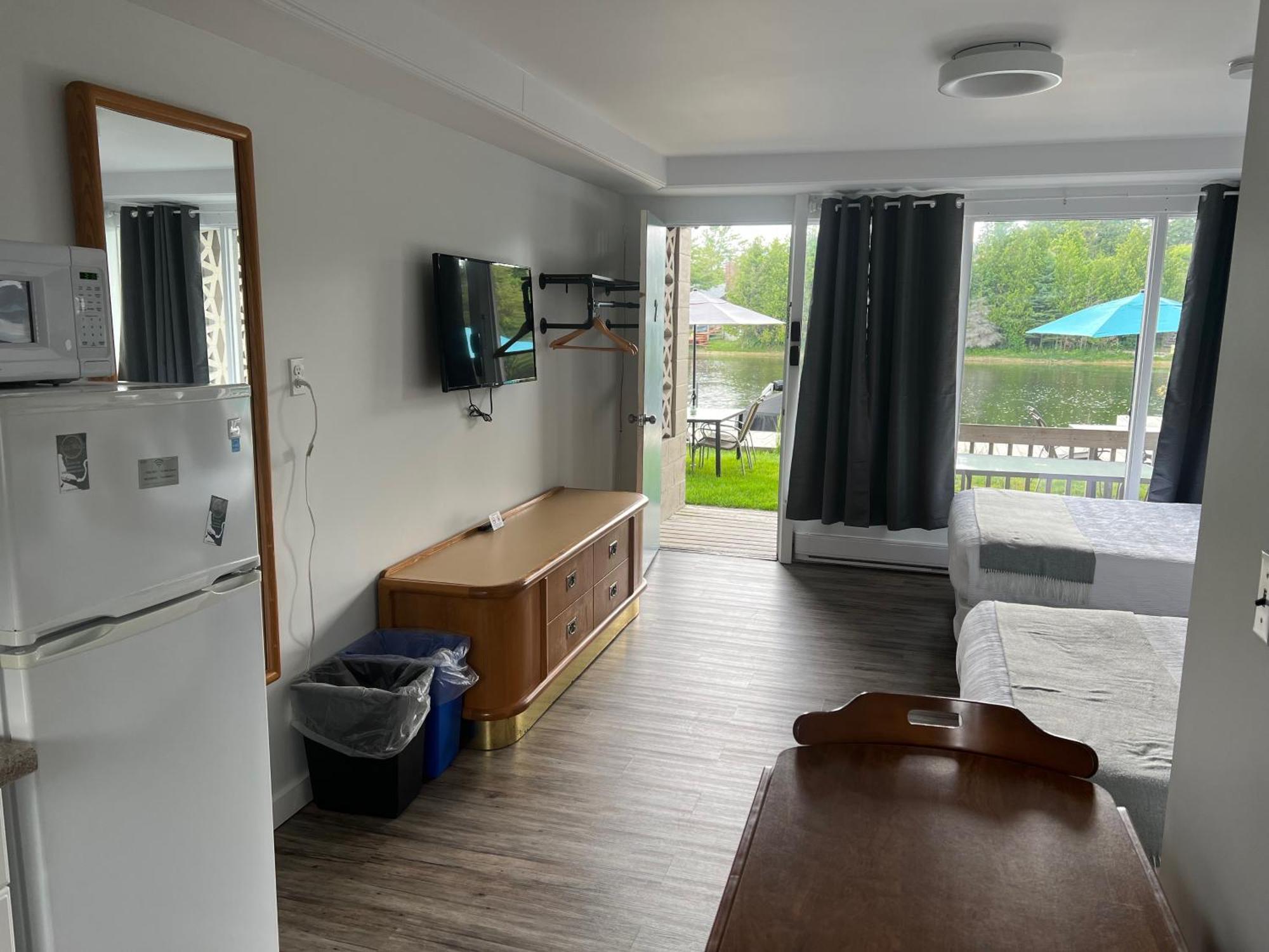 Kit Wat Motel & Marina Sauble Beach Exteriör bild