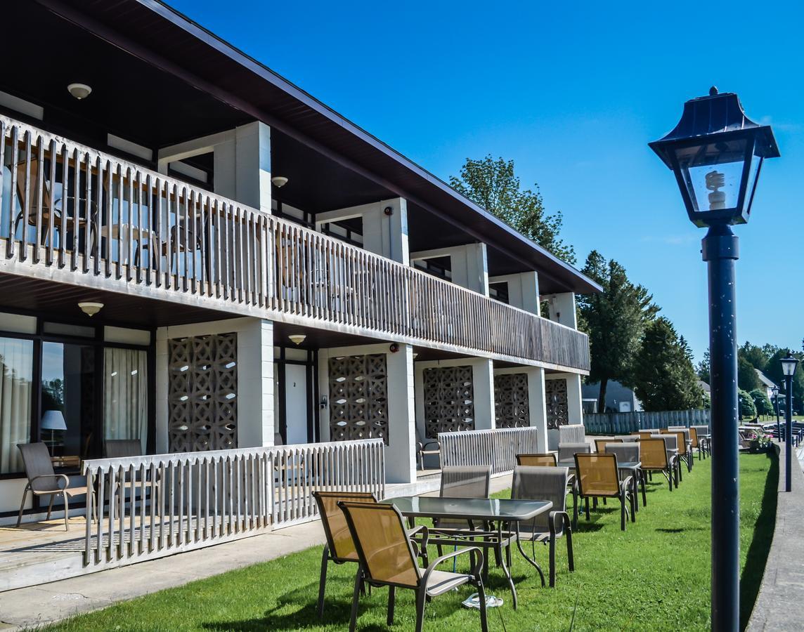 Kit Wat Motel & Marina Sauble Beach Exteriör bild
