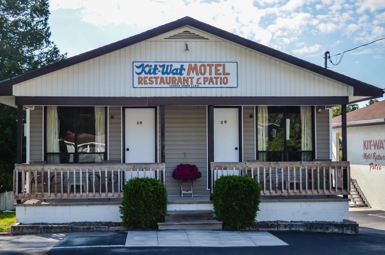 Kit Wat Motel & Marina Sauble Beach Exteriör bild