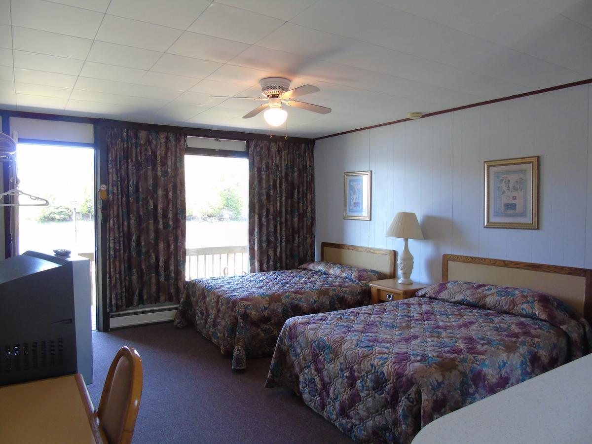 Kit Wat Motel & Marina Sauble Beach Exteriör bild