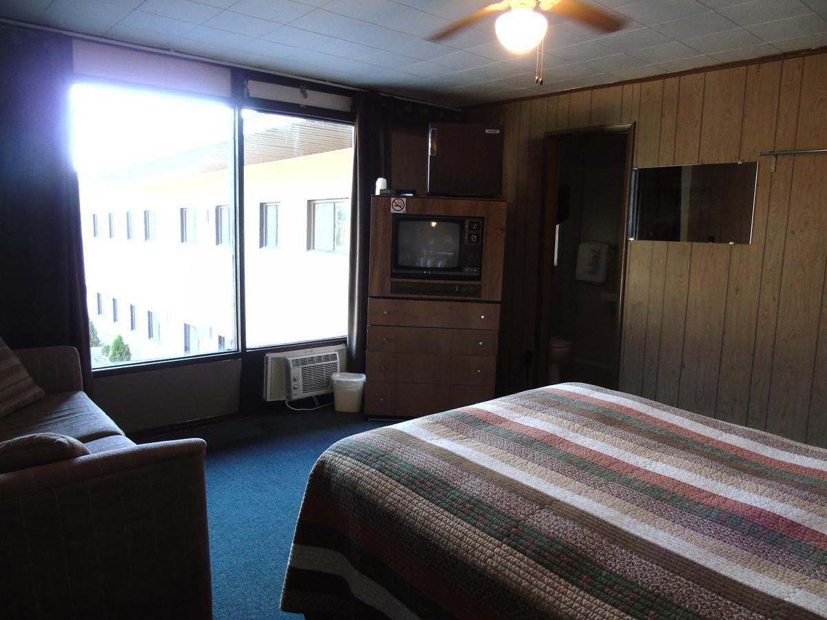 Kit Wat Motel & Marina Sauble Beach Exteriör bild