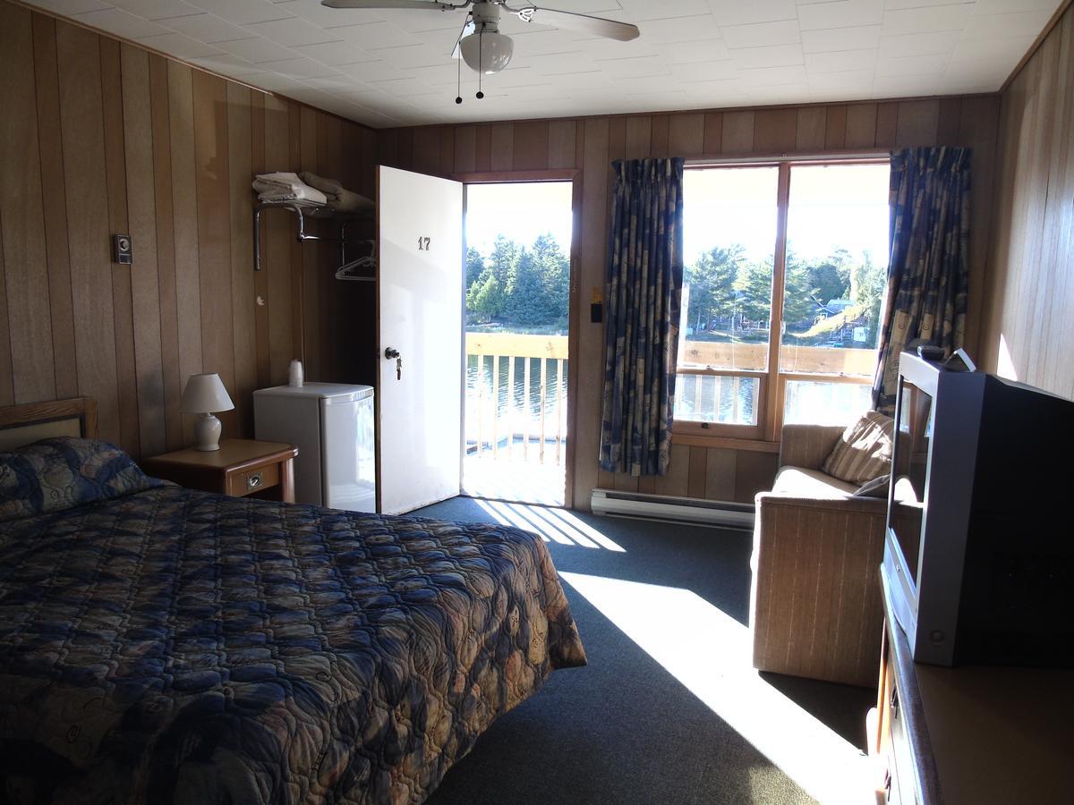 Kit Wat Motel & Marina Sauble Beach Exteriör bild