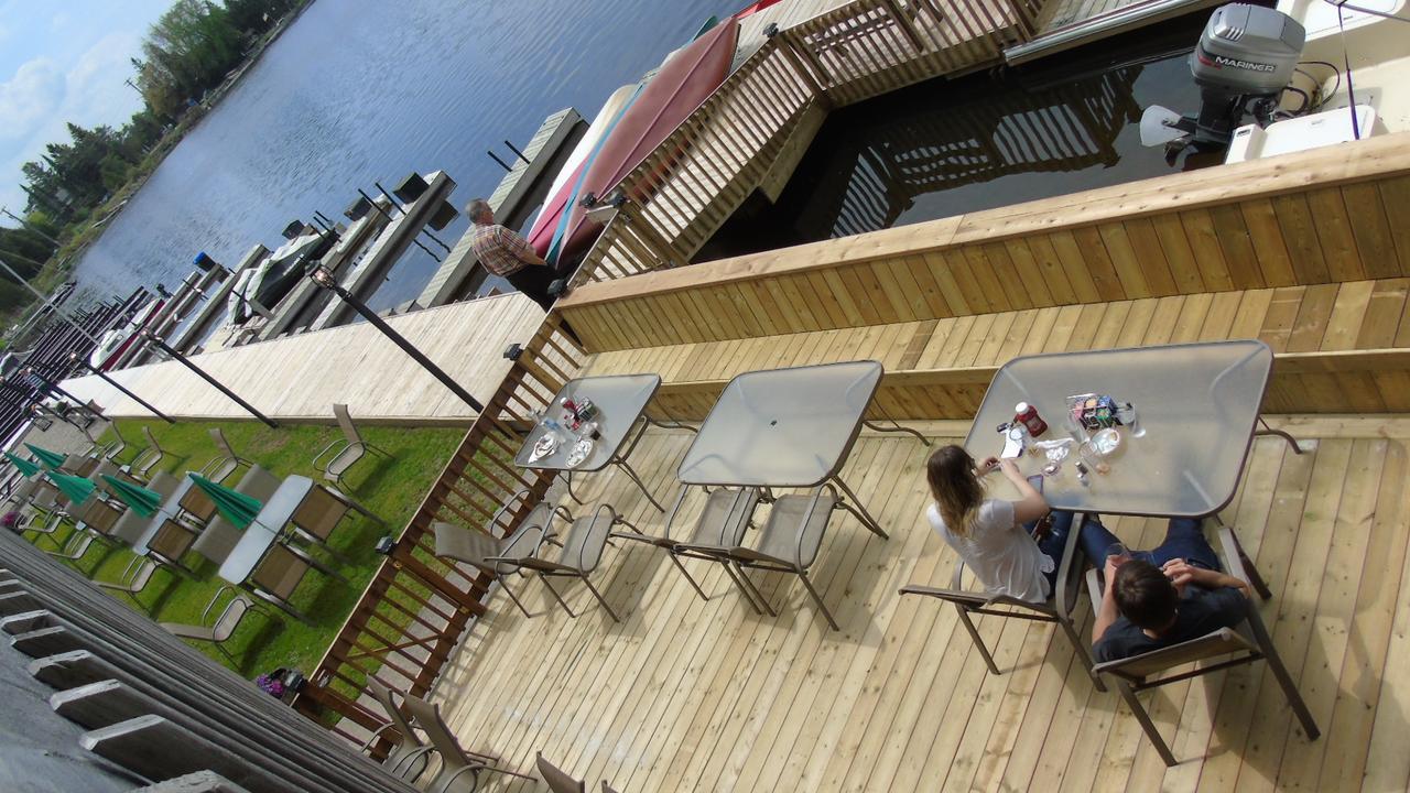 Kit Wat Motel & Marina Sauble Beach Exteriör bild
