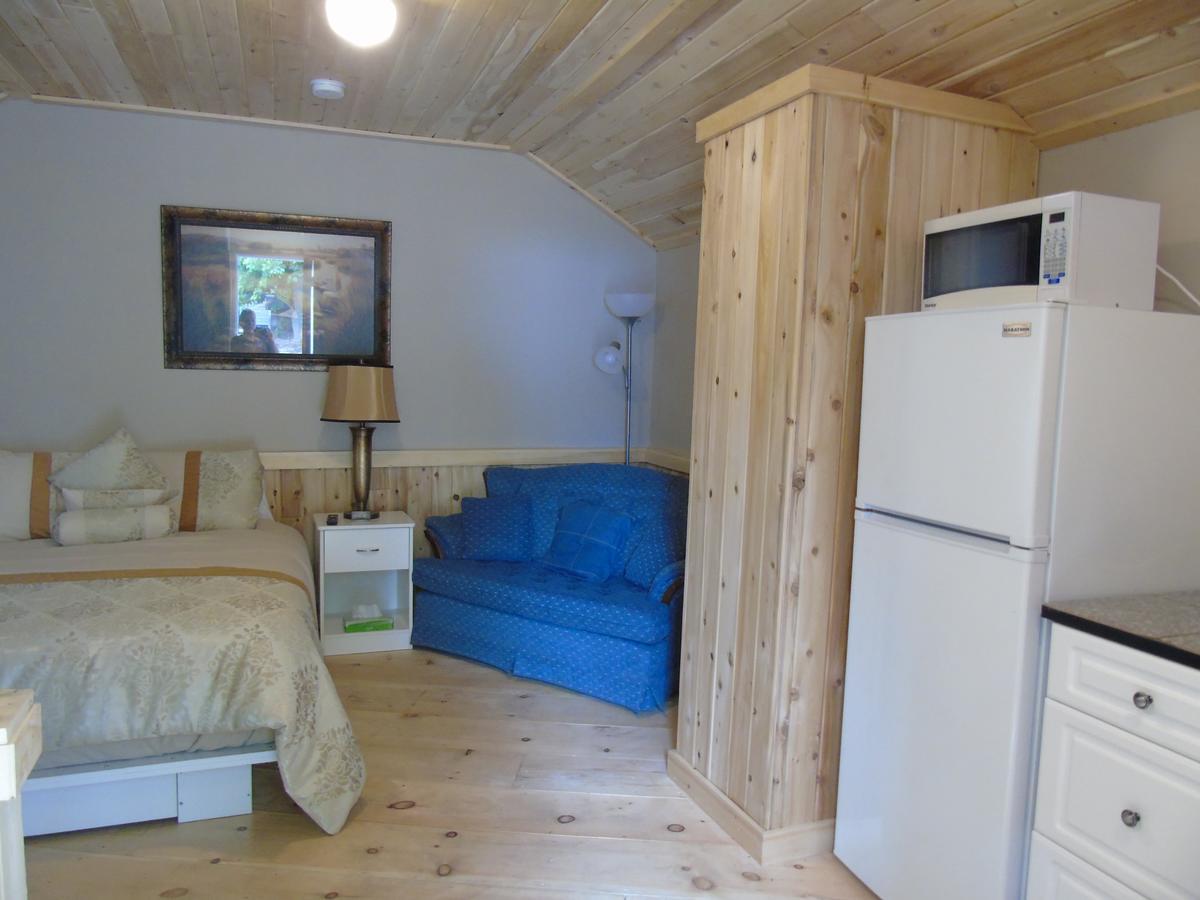 Kit Wat Motel & Marina Sauble Beach Exteriör bild