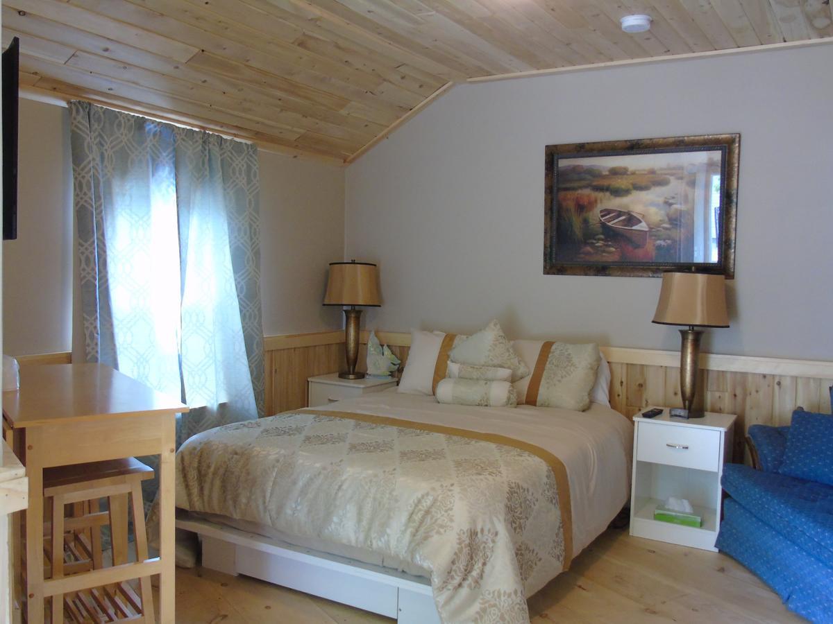 Kit Wat Motel & Marina Sauble Beach Exteriör bild