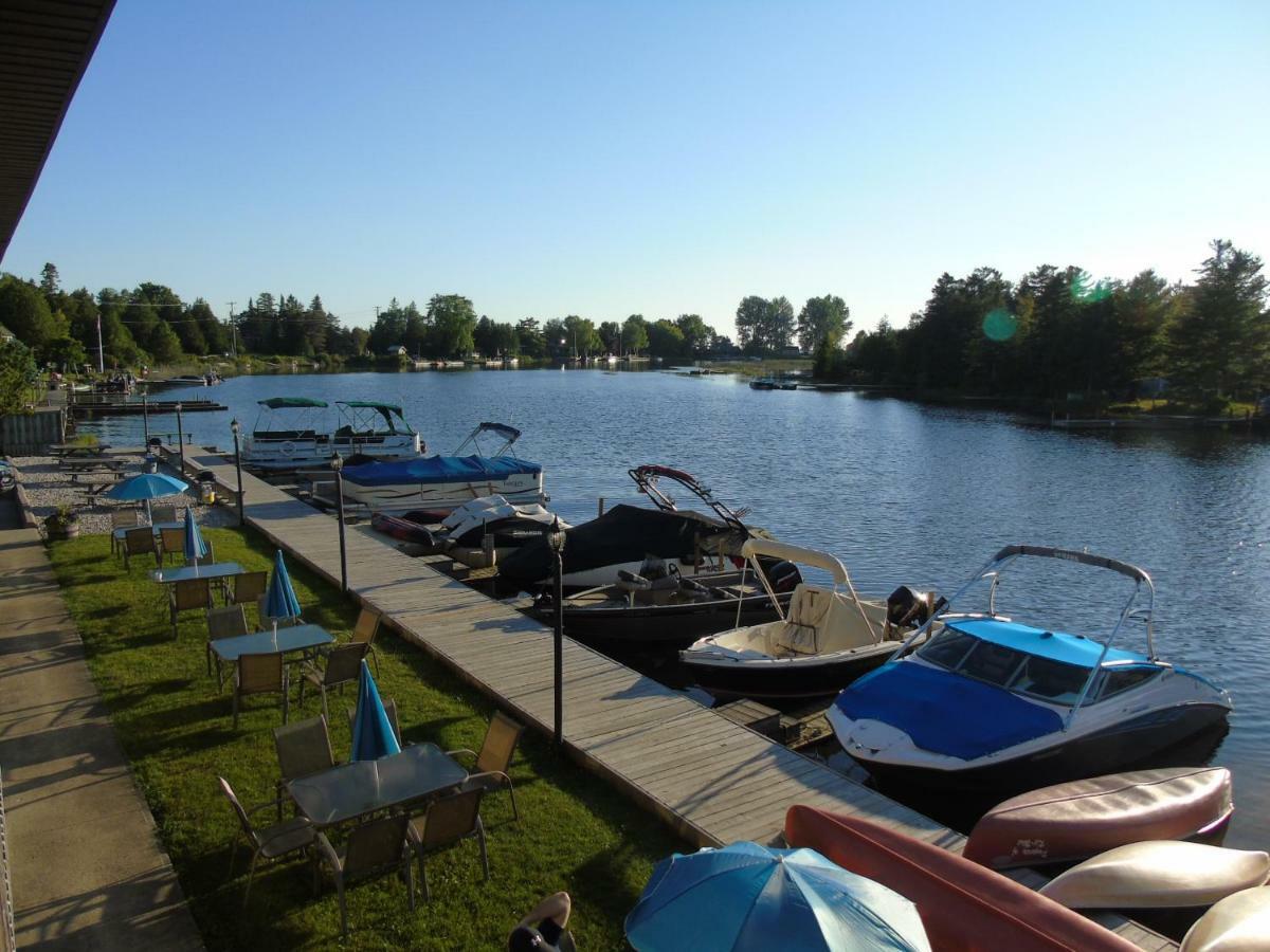 Kit Wat Motel & Marina Sauble Beach Exteriör bild
